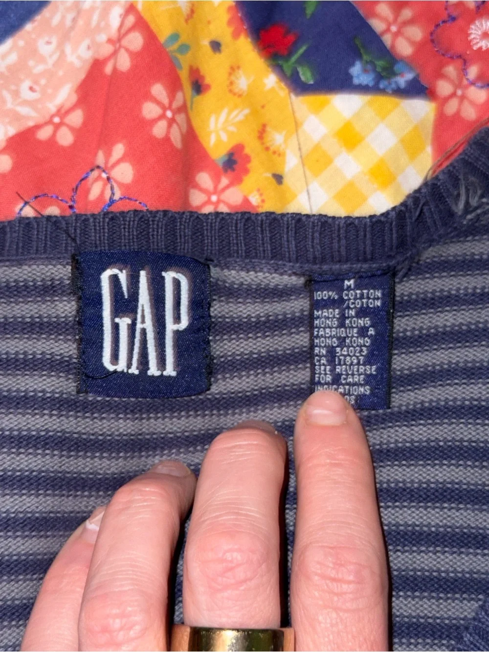 GAP Women's Navy and Gray Striped V-Neck Long Sleeve Top